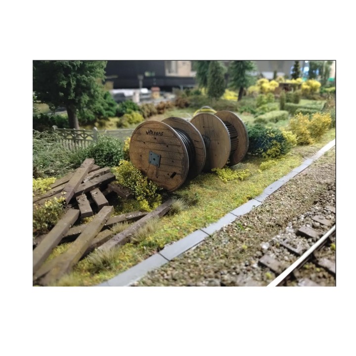 Touret Sncf de câble, en bois. Echelle zéro 1/43,5