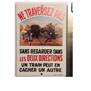 Plaque "Ne traversez pas "Eas, format carte postale 15 x 10,5