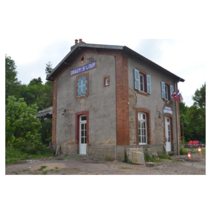 Plaques de la gare de Dracy Saint - Loup, le Train des Rêves